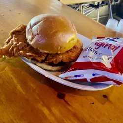 Scoreboard Bar & Grill - The Mother Clucker

Freshly breaded chicken, spicy sauce (mayo based),
pickles, brioche roll w/ chips.