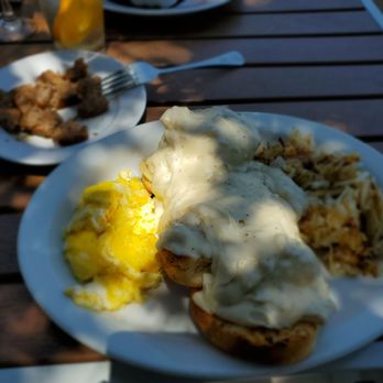 Seven Mile Cafe - Biscuits and gravy - Breakfast & Brunch Near Me - Denton, Texas Seven Mile Cafe - Biscuits and gravy - Breakfast & Brunch Near Me - Denton, Texas
