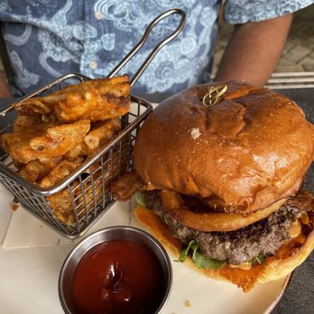 Goen Dining + Bar - Burger and fries - Pan Asian Near Me - Kailua, Hawaii Goen Dining + Bar - Burger and fries - Pan Asian Near Me - Kailua, Hawaii