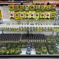 Smoke Bucks - Club 13 Kratom and Disposable Vapes