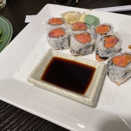 California and Spicy Tuna Roll