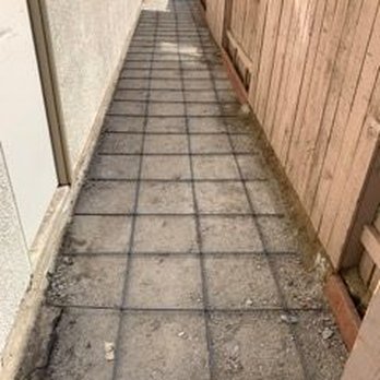 Paramount Pavers & Construction - Side Yard ReBar BEFORE - General Contractors Near Me - Los Angeles, California Paramount Pavers & Construction - Side Yard ReBar BEFORE - General Contractors Near Me - Los Angeles, California