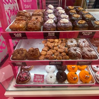 Pinkbox Doughnuts - Donuts Near Me - Primm, Nevada Pinkbox Doughnuts - Donuts Near Me - Primm, Nevada