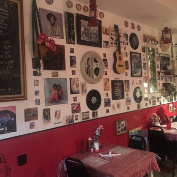 Ma-N-Pop - Ambiance - Soul Food Near Me - Brooklyn, New York