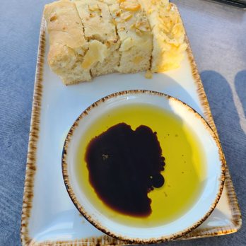 Riverside - Shared bread with balsamic and vinegar - New American Near Me - Hood River, Oregon