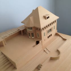 Association Maison Blanche - Maquette de la maison visible dans l'exposition permanente.
