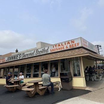 Johnnie's Beef - Outside seating - Sandwiches Near Me - Elmwood Park, Illinois Johnnie's Beef - Outside seating - Sandwiches Near Me - Elmwood Park, Illinois
