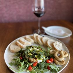 Kuper Wine Bar - Burrata platter is so yummy!