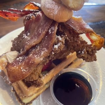 Maple Leaf Diner - chicken bacon and waffles - American Near Me - Dallas, Texas Maple Leaf Diner - chicken bacon and waffles - American Near Me - Dallas, Texas