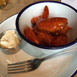 Chequers Smoke House - This hot wing is okay. Could be more crispy