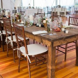 The Shoreline Vine - The Shoreline Vine oil and vinegar wedding favor. Photo: Molly Lo Photography