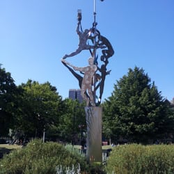 Weavers Fields - 'Weaving Identities' sculpture by Peter Dean at the entrance to the park
