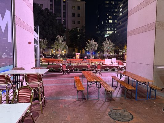 Market On Main by null