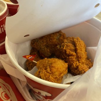 Jollibee - 10pc spicy/ regular $25.99 - Fast Food Near Me - Tukwila, Washington