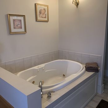 Branch Colonial House Bed and Breakfast - Bed & Breakfast Near Me - Tacoma, Washington Branch Colonial House Bed and Breakfast - Bed & Breakfast Near Me - Tacoma, Washington