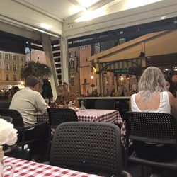 O Sole Mio - Casual ambiance overlooking the plaza. Fun for people watching.