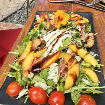 Robins Restaurant - Peach and burrata caprese salad - New American Near Me - Cambria, California Robins Restaurant - Peach and burrata caprese salad - New American Near Me - Cambria, California