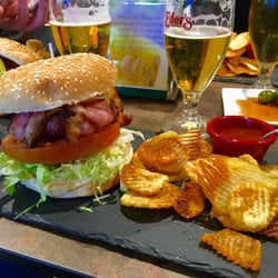 Beerbacoa - Esto no es normal. NO ES NORMAL !!!  Y con música de Foo Fighters !!