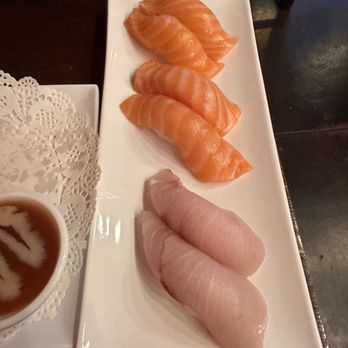 Mon Roll House - Salmon sushi Yellowtail sushi - Japanese Near Me - Santa Monica, California Mon Roll House - Salmon sushi Yellowtail sushi - Japanese Near Me - Santa Monica, California