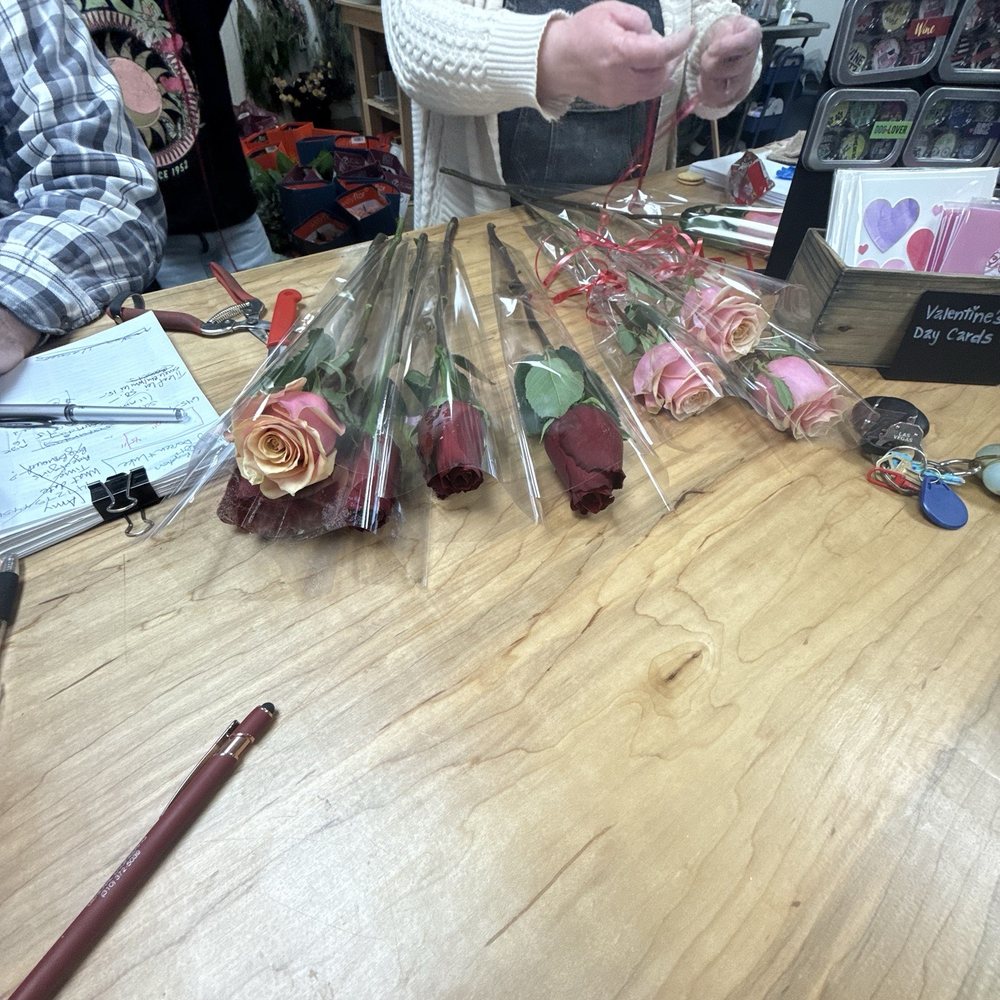 Petal and Blooms - Single roses - Florists Near Me - Redondo Beach, California Petal and Blooms - Single roses - Florists Near Me - Redondo Beach, California