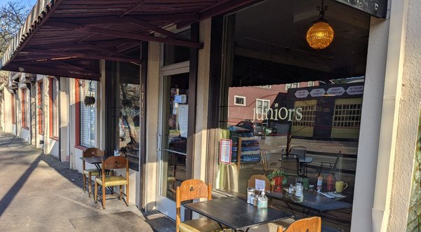 Junior's Cafe by null