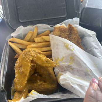JJ Cabin - Fish and wing combo! Honey gold sauce on wings - Chicken Wings Near Me - Horn Lake, Mississippi