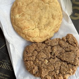 Snickerdoodle (my fav!) & Oatmeal, walnut, raisin ~ Yumm!