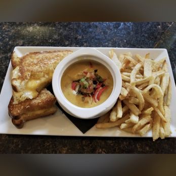 Loungin' Lizard - Grilled cheese - Cocktail Bars Near Me - Cortez, Colorado
