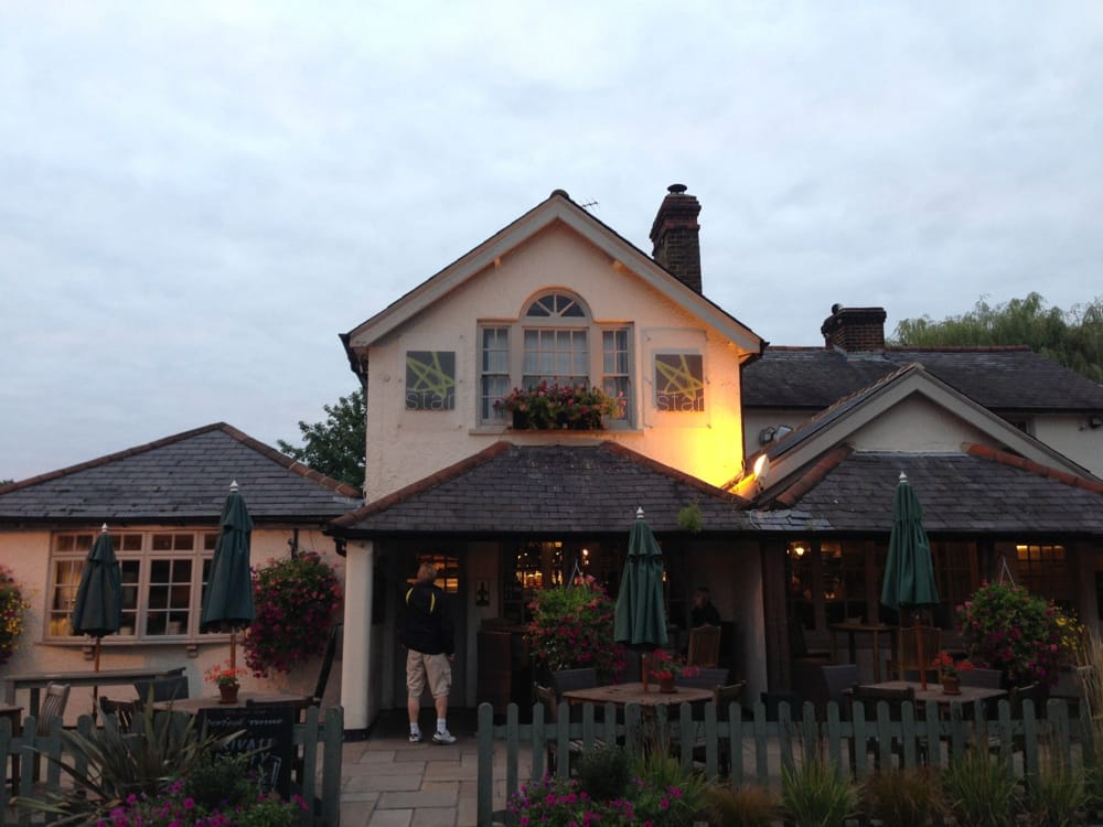 THE STAR Updated April 2024 10 Photos Leatherhead Road