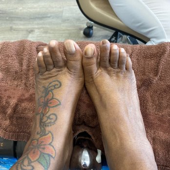 Super Spa Nails - My feet after Mia clean them. I feel pretty!!! - Nail Salons Near Me - Lemoore, California