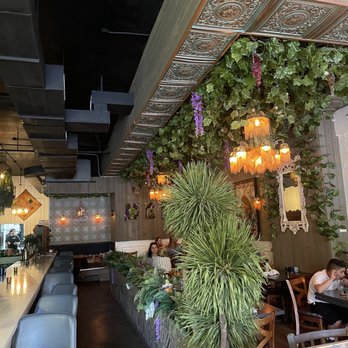 Medi Kitchen & Cocktail - Mediterranean Near Me - Chicago, Illinois