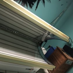 Ultimate Rayz Tanning Spa - Clean and private tanning rooms
