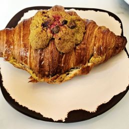 Pistachio Croissant