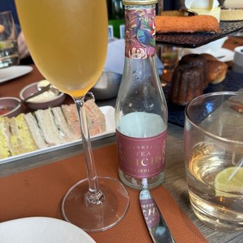 香港文華東方酒店 - Sparkling tea - Hotels Near Me - Hong Kong, HK