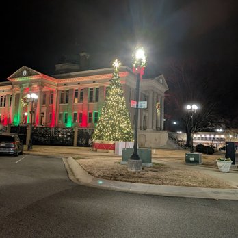 Limestone County Courthouse - Courthouse grounds decorated for Christmas! - Landmarks & Historical Buildings Near Me - Athens, Alabama Limestone County Courthouse - Courthouse grounds decorated for Christmas! - Landmarks & Historical Buildings Near Me - Athens, Alabama