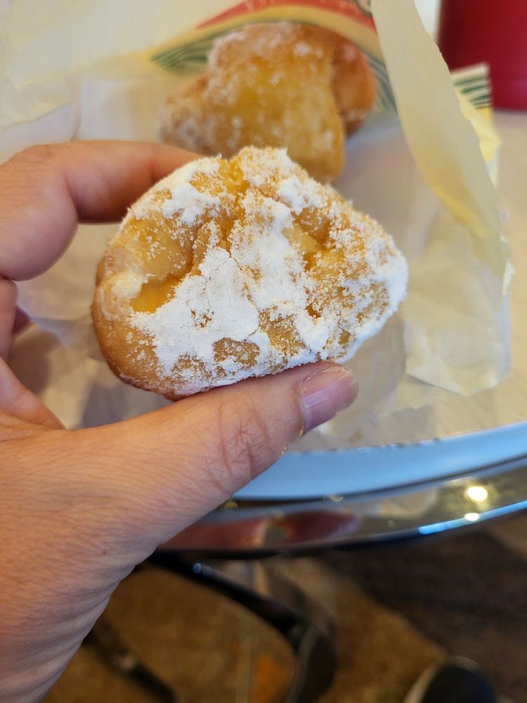 WINCHELL’S DONUTS Updated September 2024 102 Photos & 74 Reviews 6502 Greenleaf Ave