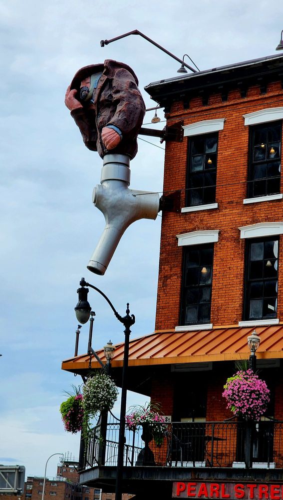 Pearl Street Grill & Brewery