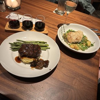 Seasons 52 - Filet mignon, red wine flight pairing, white wine braised chicken. - New American Near Me - Burlington, Massachusetts Seasons 52 - Filet mignon, red wine flight pairing, white wine braised chicken. - New American Near Me - Burlington, Massachusetts