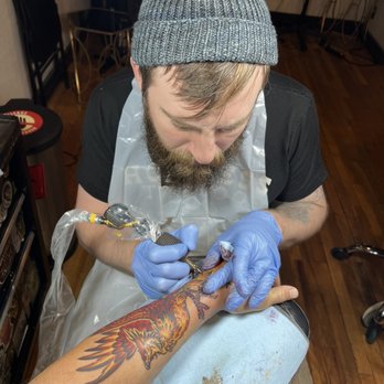 Hopeless Ink Tattoo - Zach working his trade. - Tattoo Near Me - Vancouver, Washington