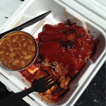 Blackwood BBQ - Brisket platter with a mix of Chicago and KC sauce and baked beans - 10/10, would eat/10 - Barbeque Near Me - Chicago, Illinois