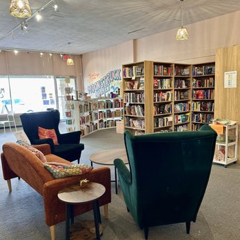 Moonstruck Market - Bookstores Near Me - Melbourne, Florida