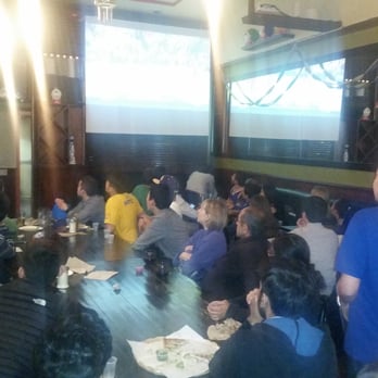 Sliver Pizzeria - The crowd for the Warriors game on May 27th 2015 - Pizza Near Me - Berkeley, California Sliver Pizzeria - The crowd for the Warriors game on May 27th 2015 - Pizza Near Me - Berkeley, California