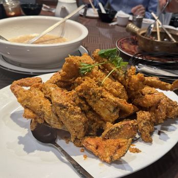 King Restaurant & Bar - Specially Typhoon stir fried meat crabs really good - Bars Near Me - Honolulu, Hawaii King Restaurant & Bar - Specially Typhoon stir fried meat crabs really good - Bars Near Me - Honolulu, Hawaii
