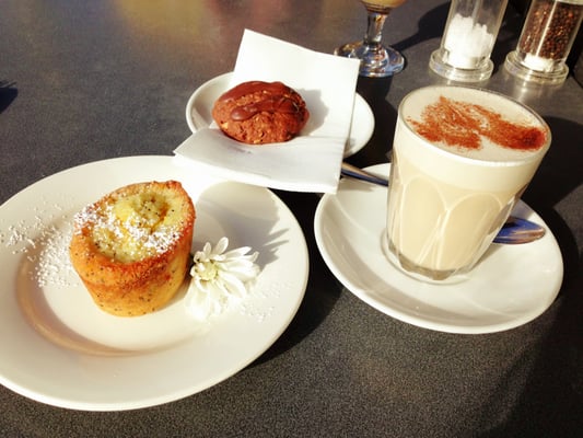 Bruce's Cafe by null