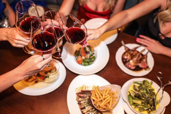 Eight Bar at Maple & Ash by null