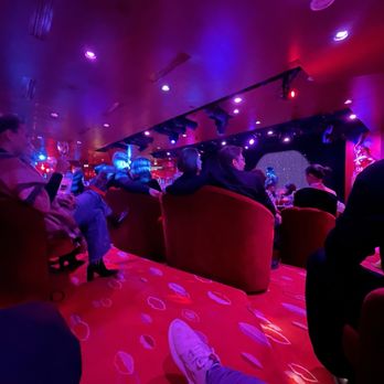 Le Crazy Horse - Cabaret Near Me - Paris, 75