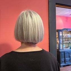 Gilly's Salon