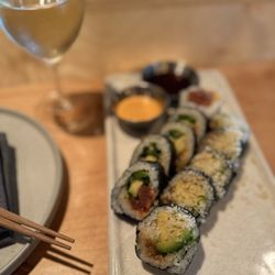 SUSHI-SAN - Happy Hour! Spicy Tuna and Avocado Crunch - very simple and perfectly refreshing. 5/5