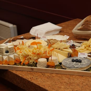 Portologia - Plateau de fromage français pour accompagner les vins de Porto - Delicatessen Near Me - Paris, 75