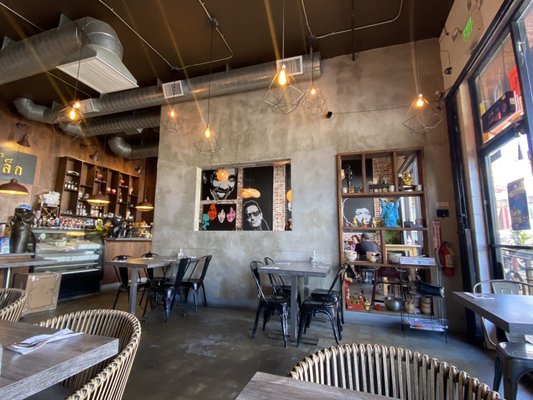 Watdongmoonlek Noodle by null